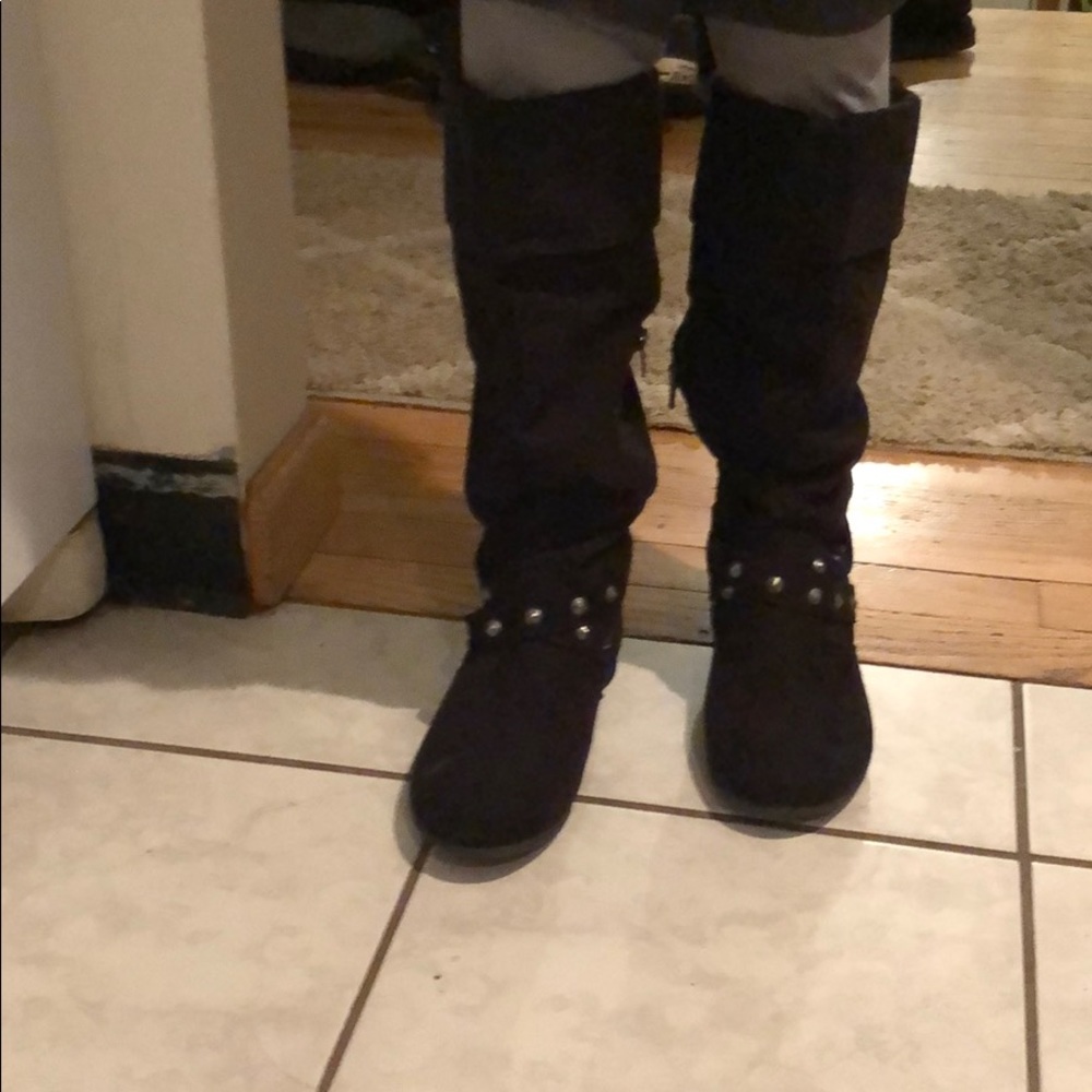 Black boots